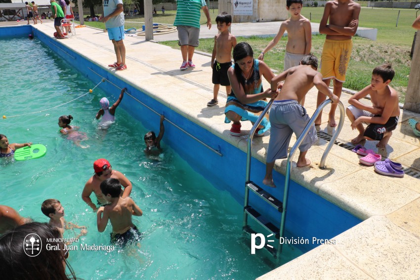 Los chicos del Paraje Macedo visitaron la colonia de verano en el Club