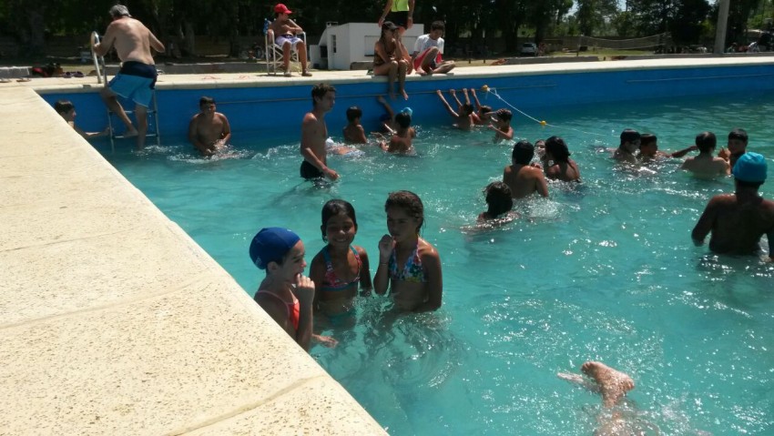 Los chicos del Paraje Macedo visitaron la colonia de verano en el Club
