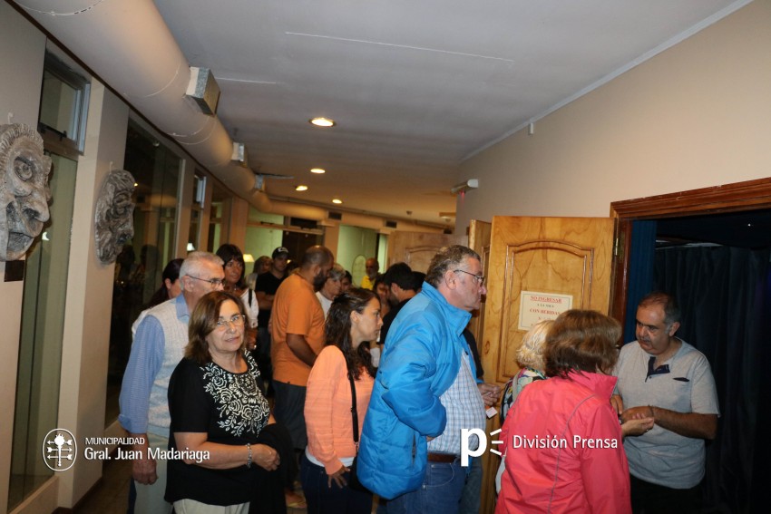 Cine a sala llena en la Casa de la Cultura