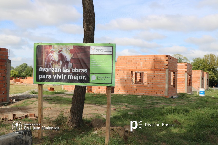 Silvio ariz, un constructor que se siente feliz de realizar viviendas