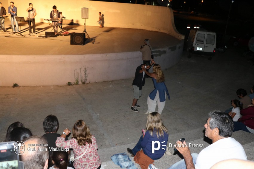 Ms de 300 personas disfrutaron del show de Los Autnticos