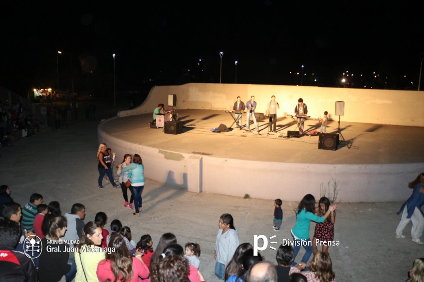 Ms de 300 personas disfrutaron del show de Los Autnticos