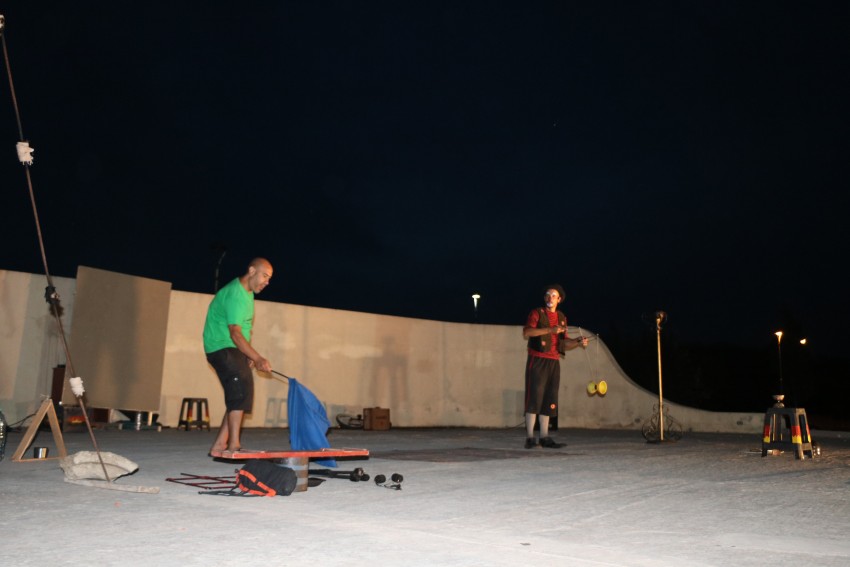 El payaso Alambre interactu con grandes y chicos en el Anfiteatro