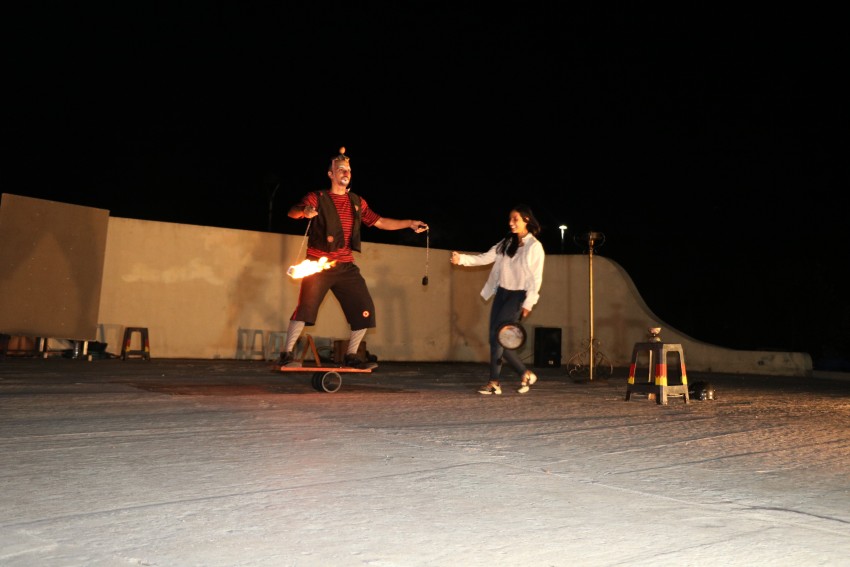El payaso Alambre interactu con grandes y chicos en el Anfiteatro