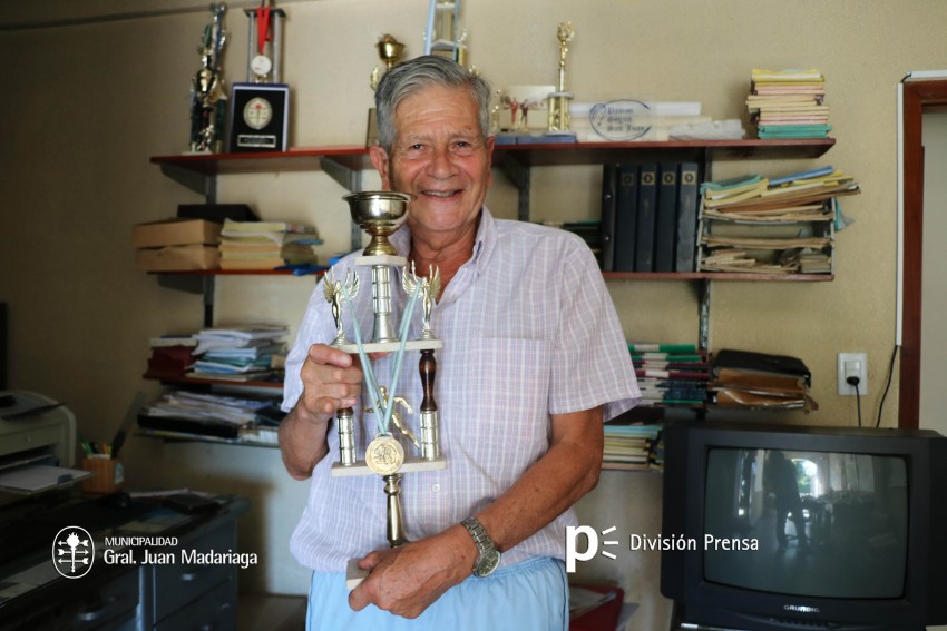 Adolfo Ruiz; el hombre que corri las pruebas atlticas del cincuenten