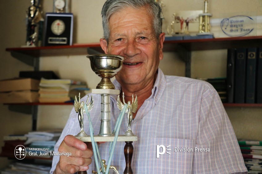 Adolfo Ruiz; el hombre que corri las pruebas atlticas del cincuenten