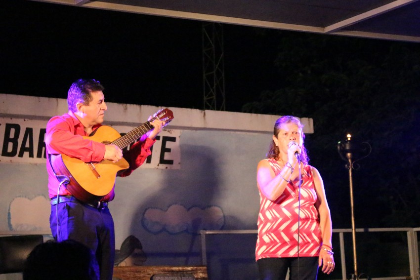 Folclore en los Barrios pas por el Norte