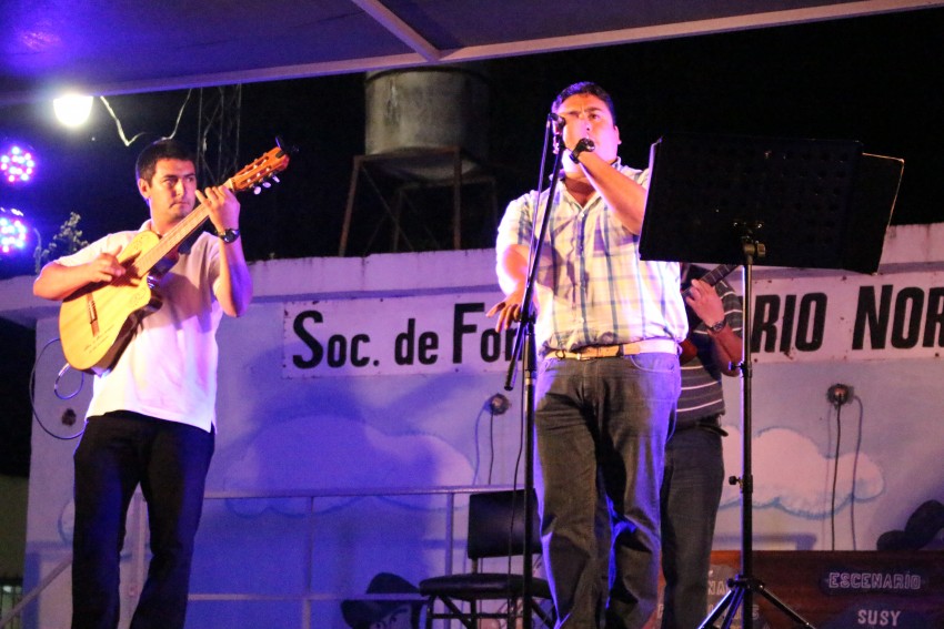 Folclore en los Barrios pas por el Norte