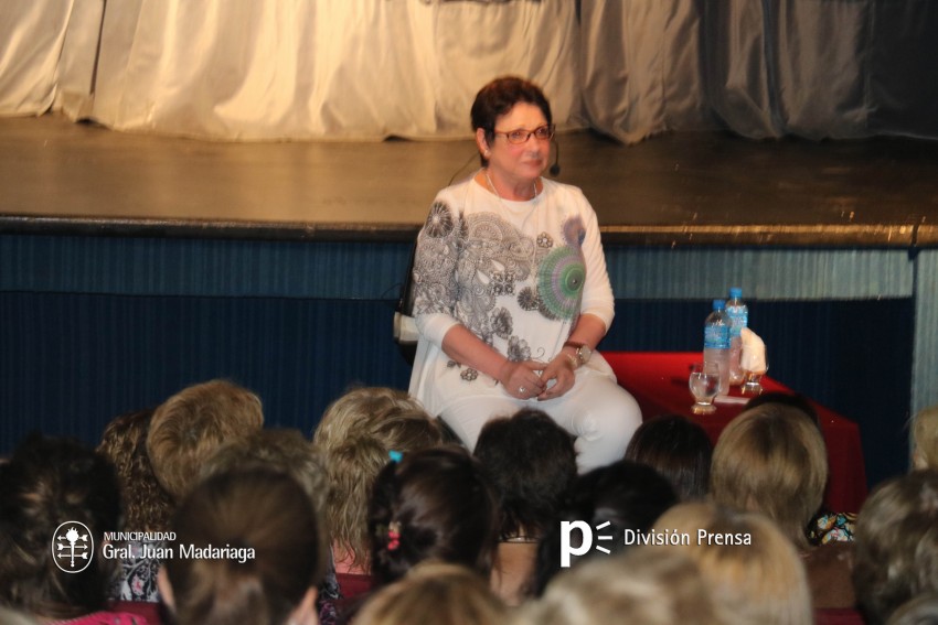 Se realiz la charla de neurociencia a cargo de Stella Maris Maruso