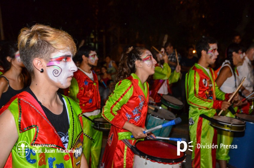 Primera noche del Carnaval Popular en fotos