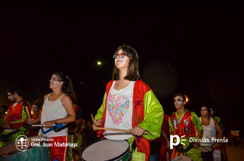 Primera noche del Carnaval Popular en fotos