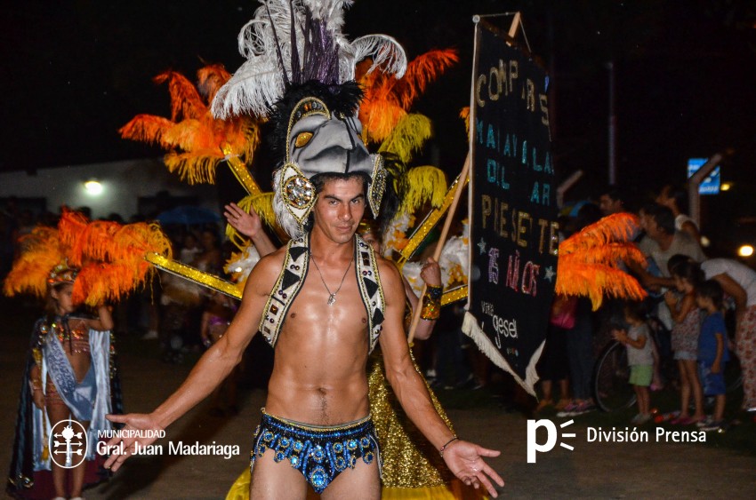 Primera noche del Carnaval Popular en fotos