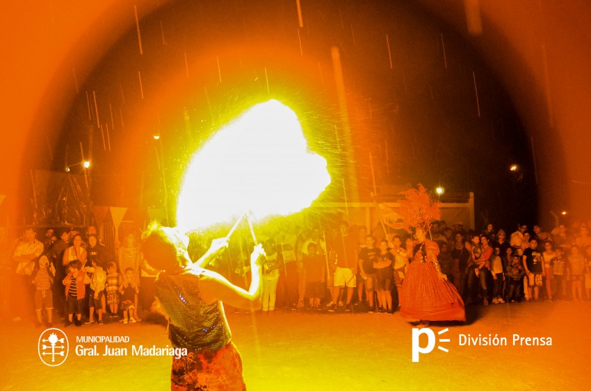 Primera noche del Carnaval Popular en fotos