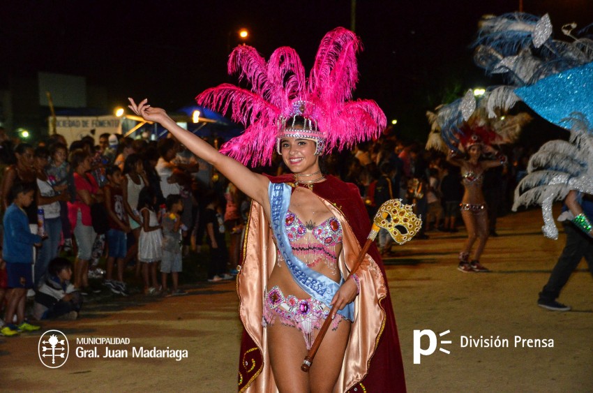 Primera noche del Carnaval Popular en fotos