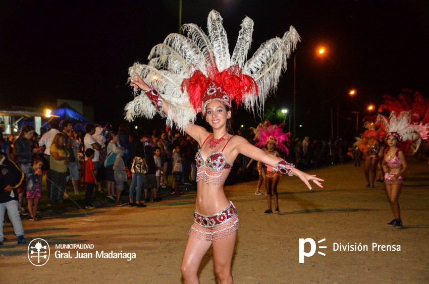 Primera noche del Carnaval Popular en fotos