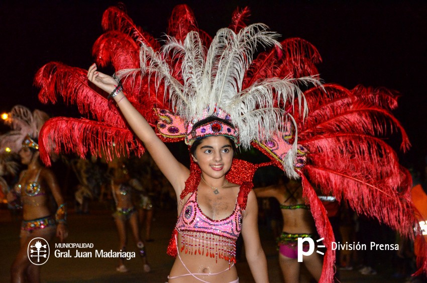 Primera noche del Carnaval Popular en fotos
