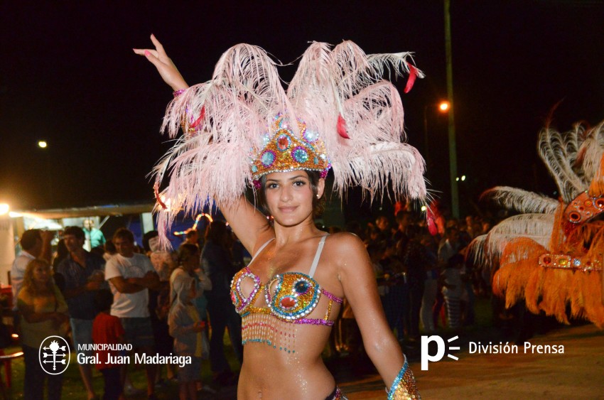 Primera noche del Carnaval Popular en fotos