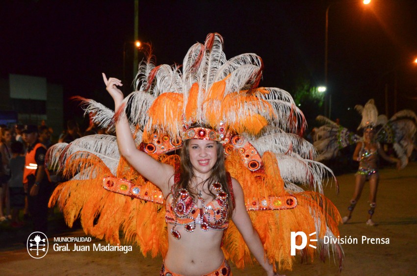 Primera noche del Carnaval Popular en fotos