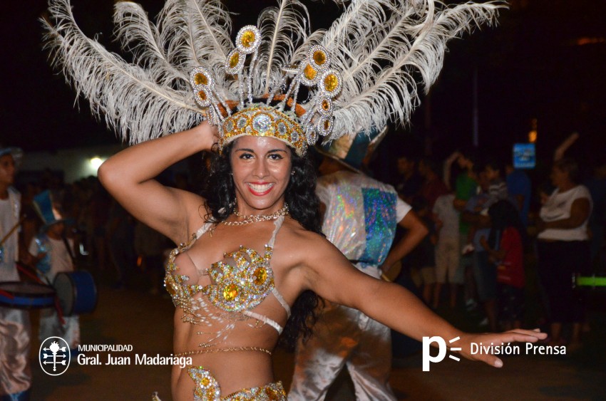 Primera noche del Carnaval Popular en fotos