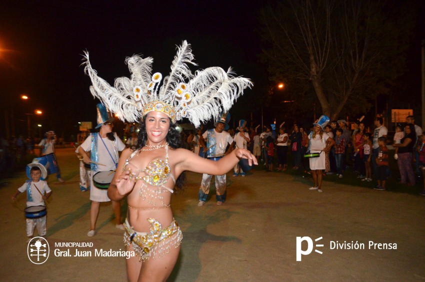 Primera noche del Carnaval Popular en fotos