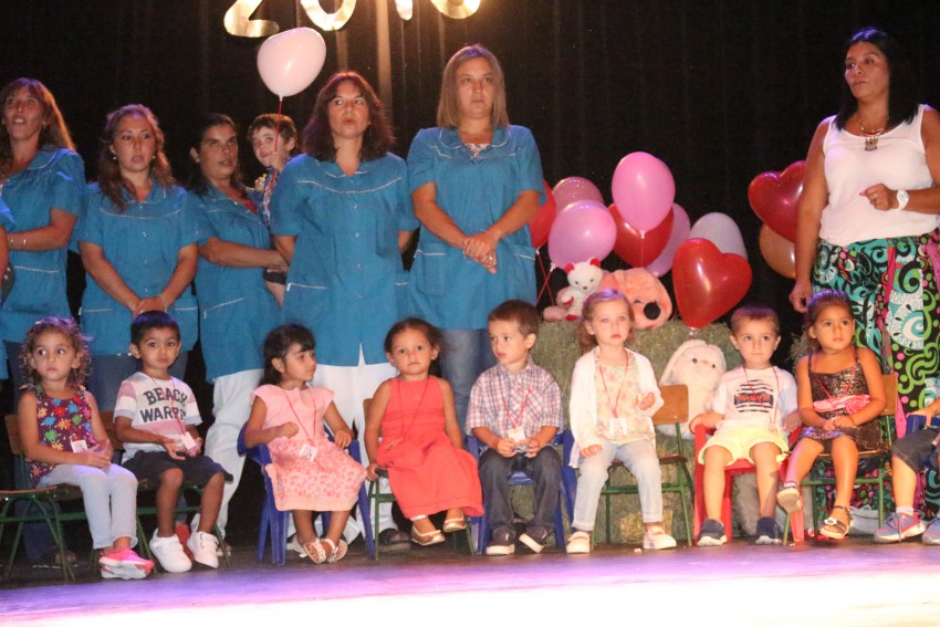 Egresaron los ni�os del jard�n maternal municipal 