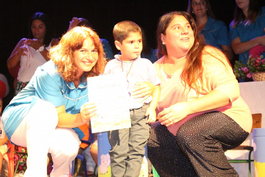 Egresaron los ni�os del jard�n maternal municipal 