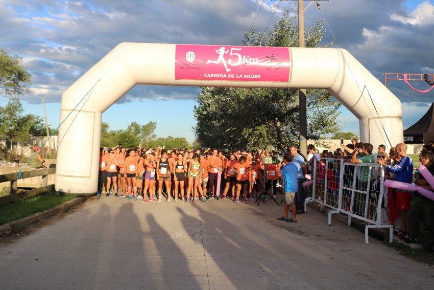 Las mujeres tuvieron su fiesta con msica, arte y deporte en el Paseo 