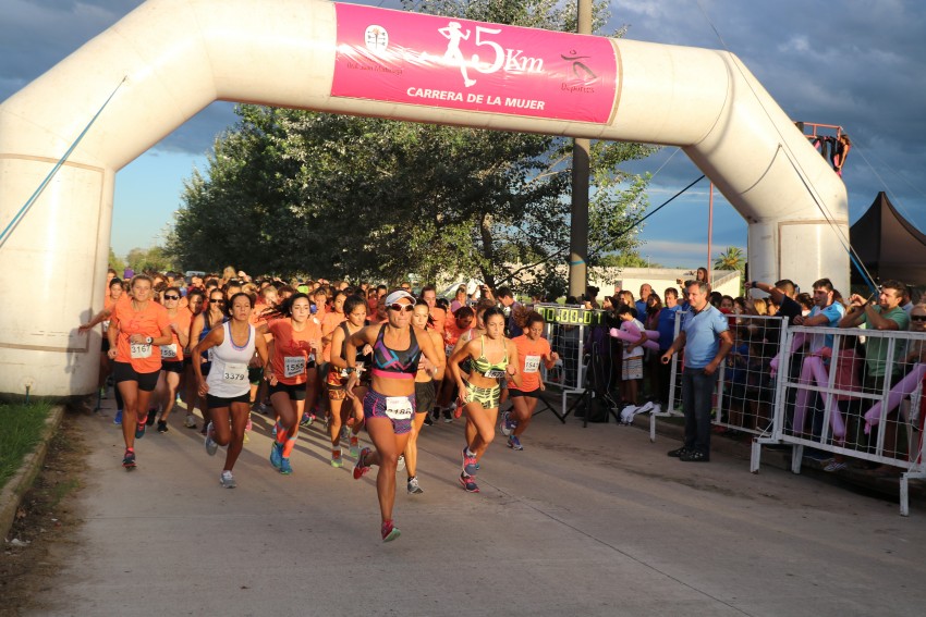 Las mujeres tuvieron su fiesta con msica, arte y deporte en el Paseo 
