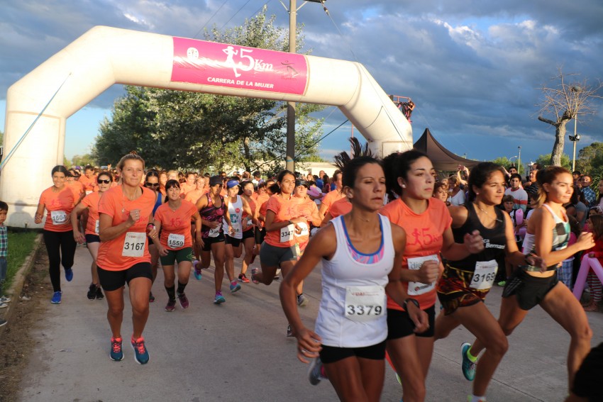 Las mujeres tuvieron su fiesta con msica, arte y deporte en el Paseo 