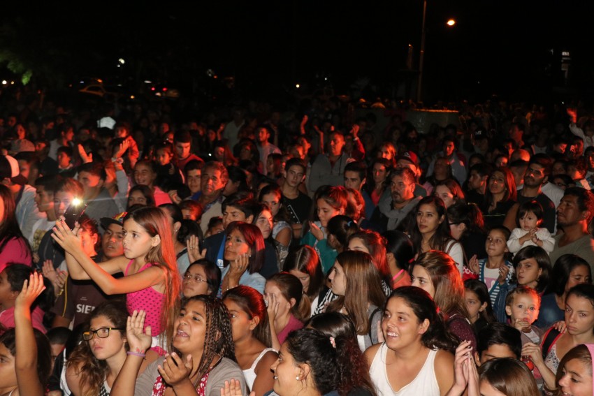 Las mujeres tuvieron su fiesta con msica, arte y deporte en el Paseo 