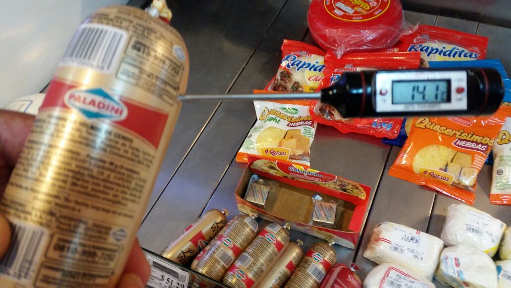 Decomisaron mercadera en dos supermercados de la ciudad