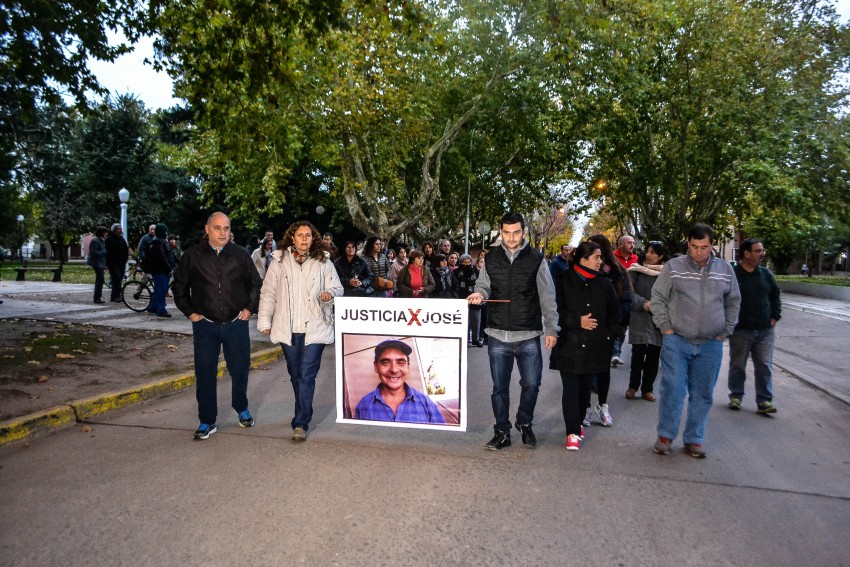 Marcha por el asesinato de Jos Azpirolea