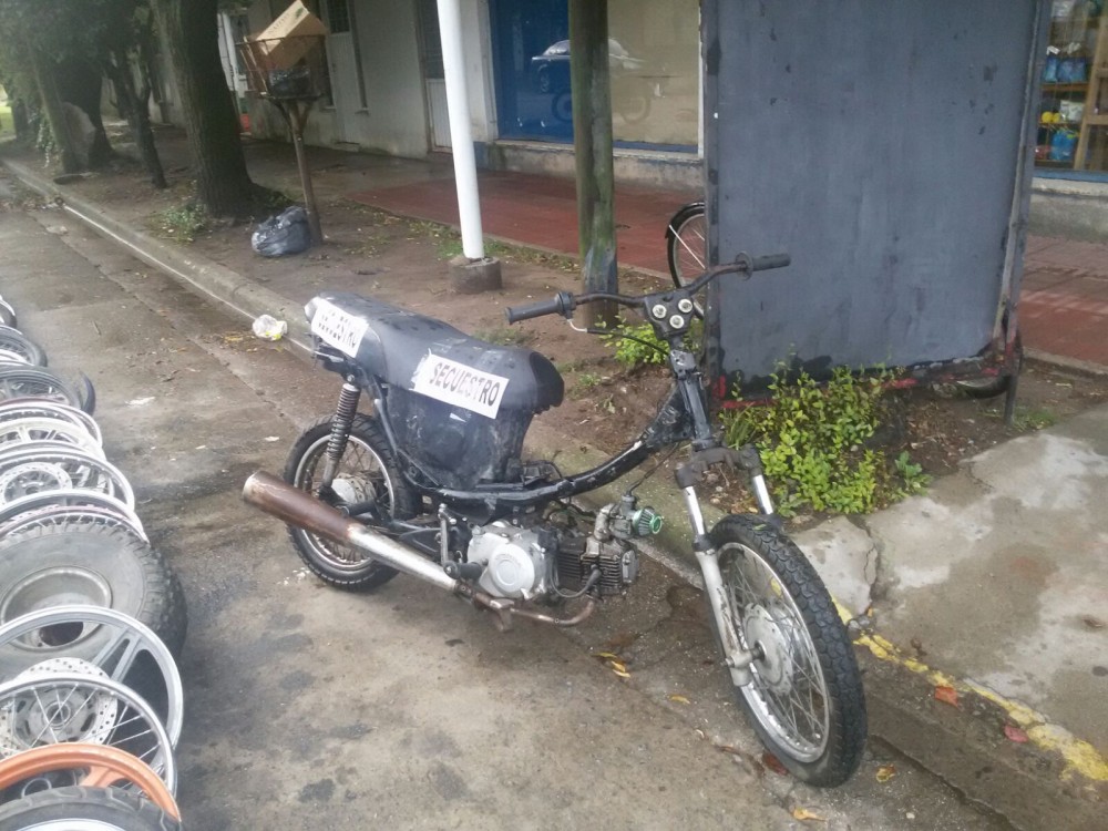 Motopartes: Hallaron una moto con pedido de secuestro y medio millar d