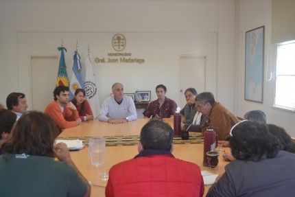 Popovich con representantes del Sindicato de Trabajadores y ATE