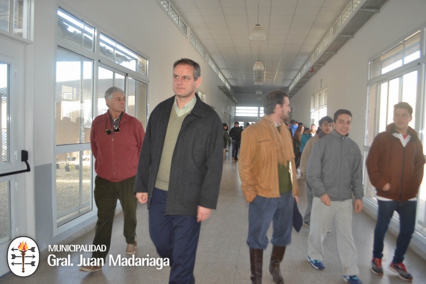 Esteban Santoro recorri la Escuela Agraria