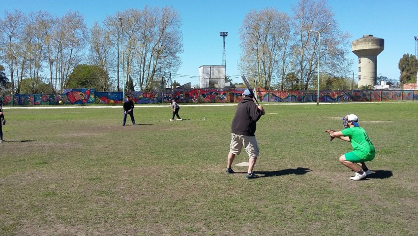 Softbol en el Polideportivo