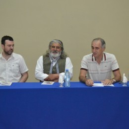 Popovich en la presentacin de Alambre