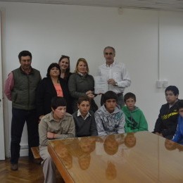 Popovich dialog con alumnos de la Escuela Agraria