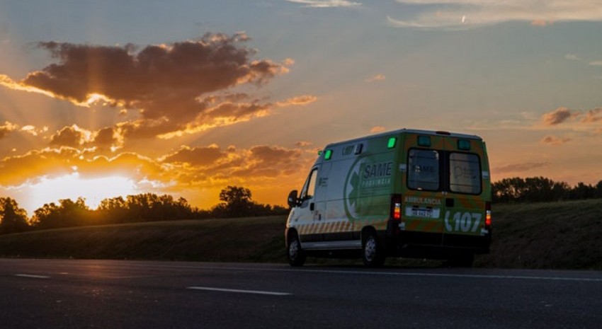 Ambulancia same Atardecer
