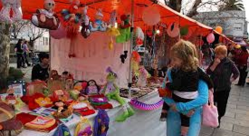 Maana arranca la feria de artesanos en el Parque Anchorena