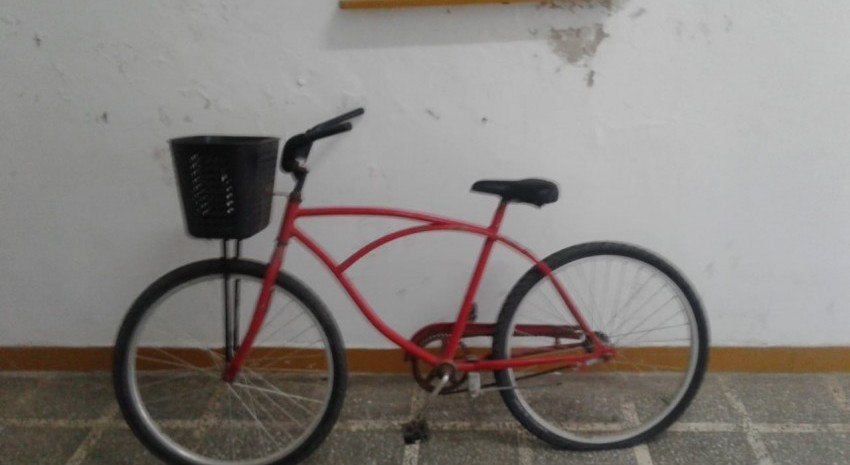 bicicleta roja