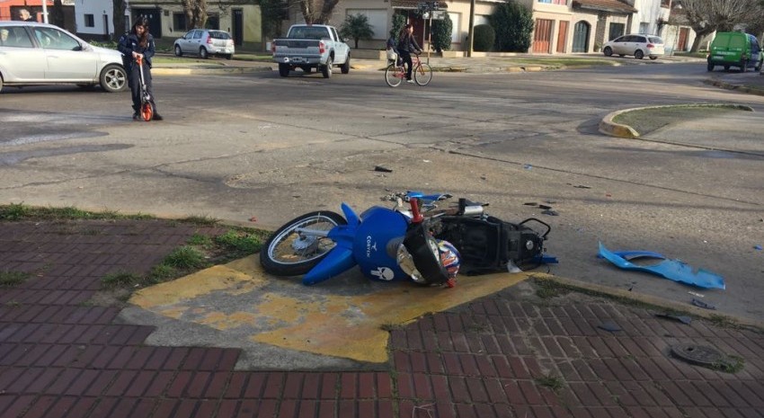 choque moto y colectivo madariaga