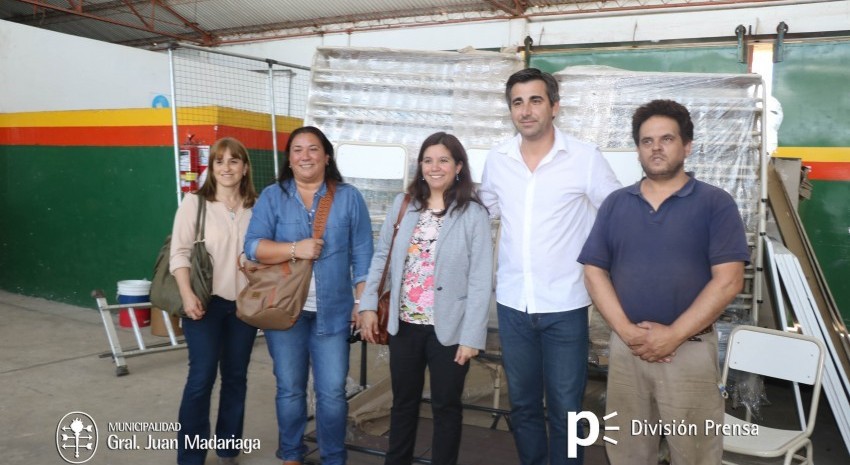 entrega de mobiliario