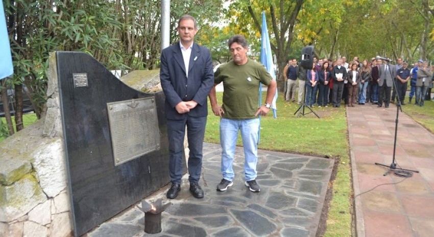 Homenaje a los hroes de Malvinas