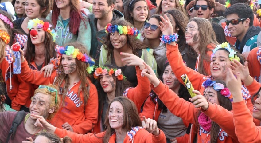 Estudiantina jovenes desfile madariaga