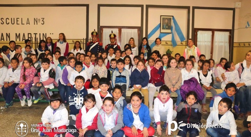 granaderos en la escuela 3