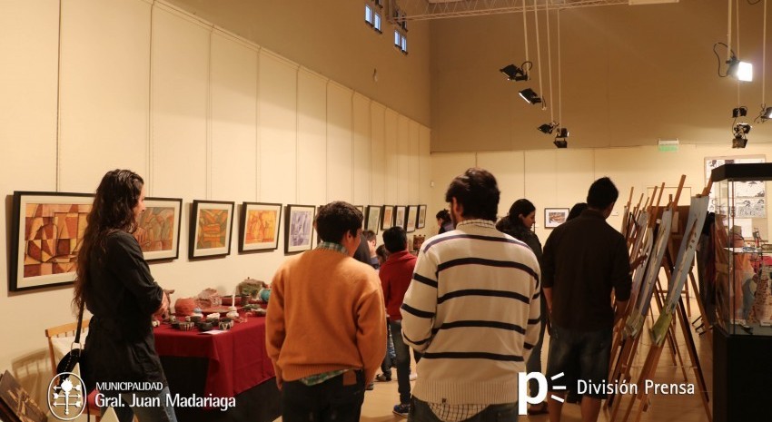 Muestra de arte en la casa de la cultura - Madariaga