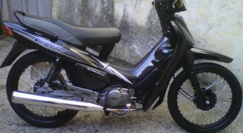 yamaha crypton negra