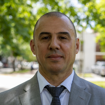 Dr. Roberto Amadeo Echeverra