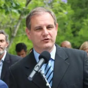 Dr. Carlos Esteban Santoro